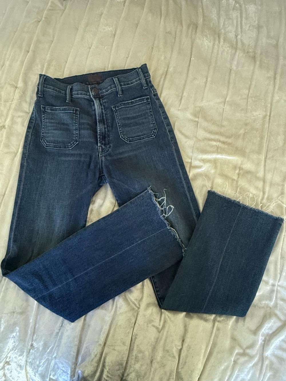MOTHER The Hustler Patch Pocket Ankle Fray Indigo Blue